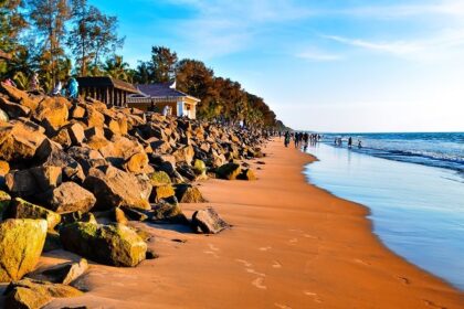 Picturesque view of Snehatheeram beach- one of the most popular beaches in Thrissur