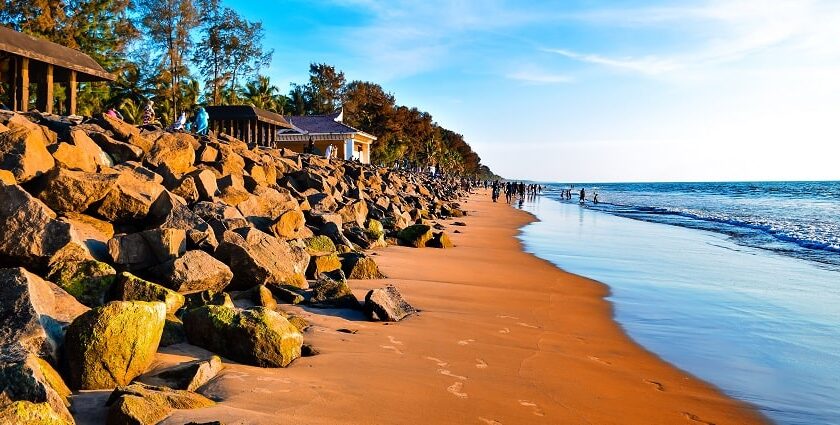 Picturesque view of Snehatheeram beach- one of the most popular beaches in Thrissur