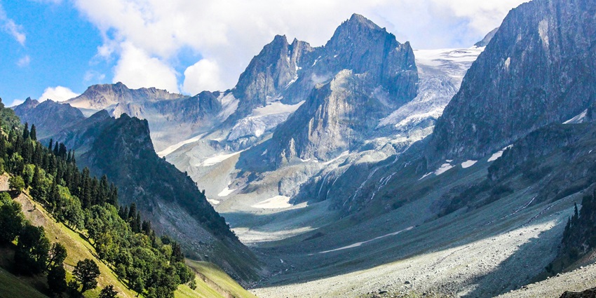 Image of Thajwas Glacier Sonamarg, Kashmir - Meadow of Gold view
