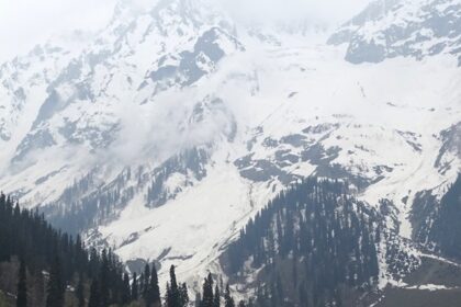 View of the scenic landscapes of Sonamarg, which is one of the places to visit in Kashmir