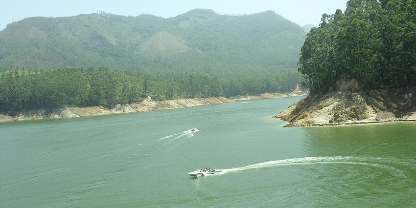 Cowboy Park allows you to indulge in activities like speed boating, ziplining, and more.