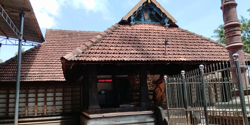 Sree Hanuman Swami Temple is one of the most scenic and tranquil among Hanuman Temples in Kerala.