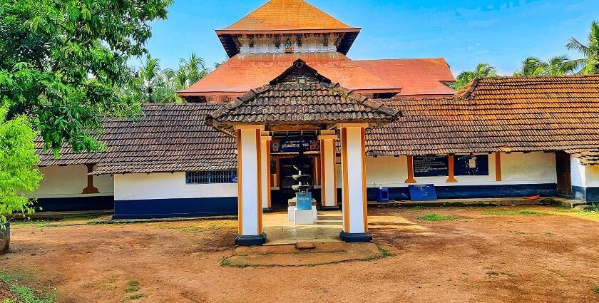 Witness the stunning arhcitecture of Sukapuram Dakshinamurthy Temple in Vellarapally.