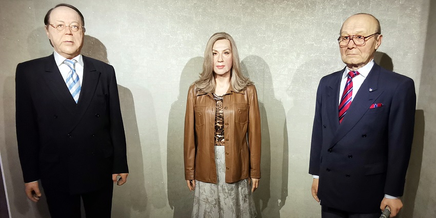 Wax statues of various personalities