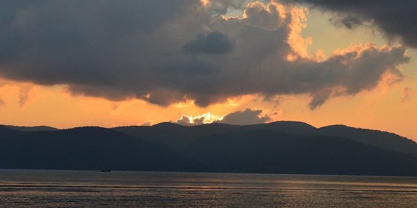 Picturesque view of the sunset at the Chidiya Tapu, one of the things to see on the island