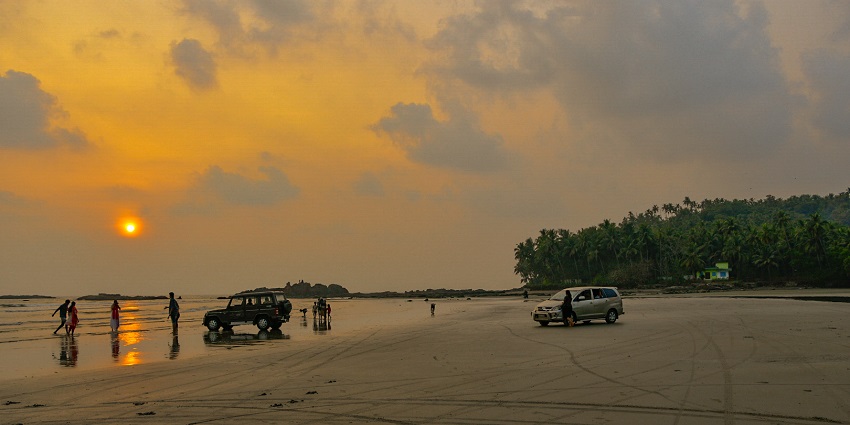 Exploring Muzhappilangad Beach is one of the best things to do in Thalassery, Kerala.