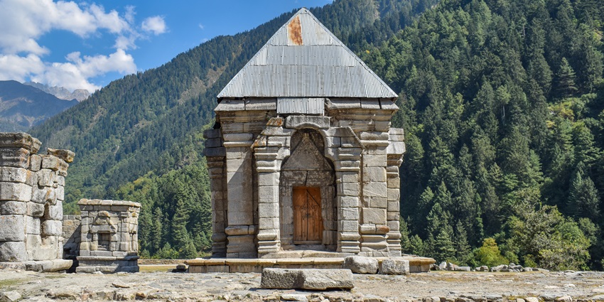 It is another popular religious site with the largest shrine of Lord Rama in North India.
