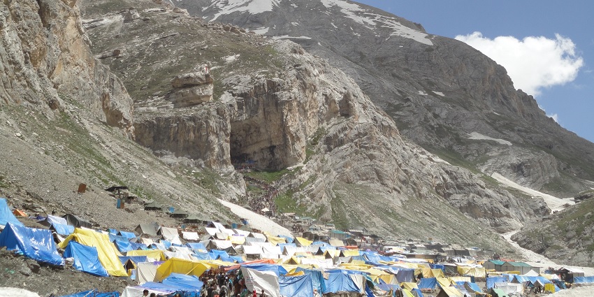 Amarnath Cave, one of the most significant and the best places to visit in Sonmarg in July