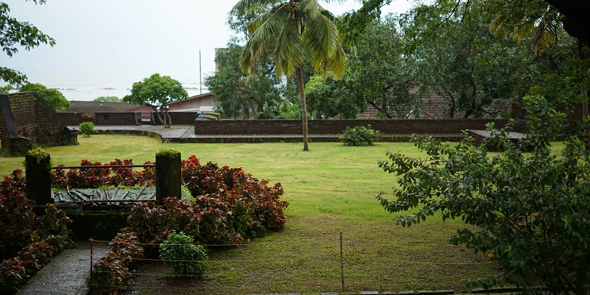 Thalassery Fort is one of the amazing places to visit around Malabar Wildlife Sanctuary.