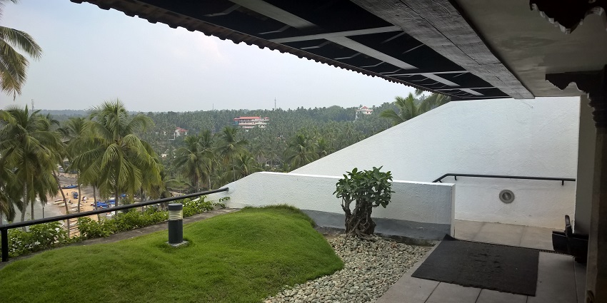 This destination, with a sophisticated charm and ambience, provides an exciting dine-in for Trivandrum nightlife.