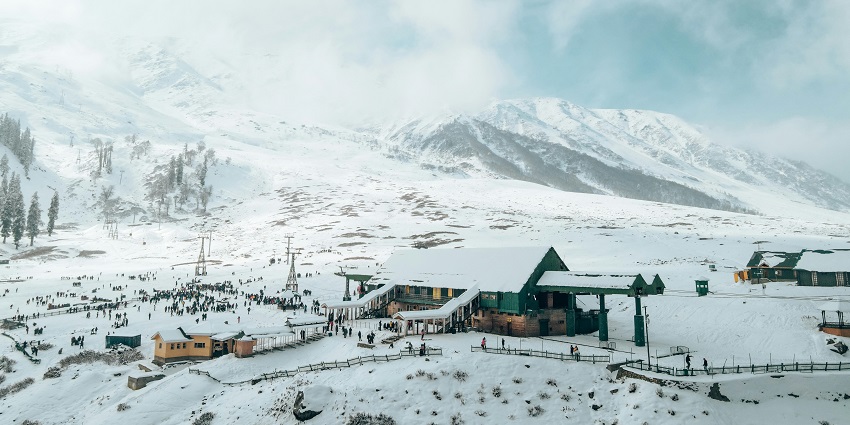 One of the best places to visit in Kashmir in January is Srinagar that has scenic views.