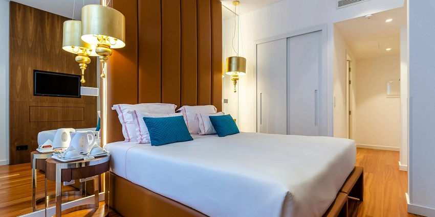 Enjoy a stay at the hotels in Jammu that offer both luxury and budget-friendly options