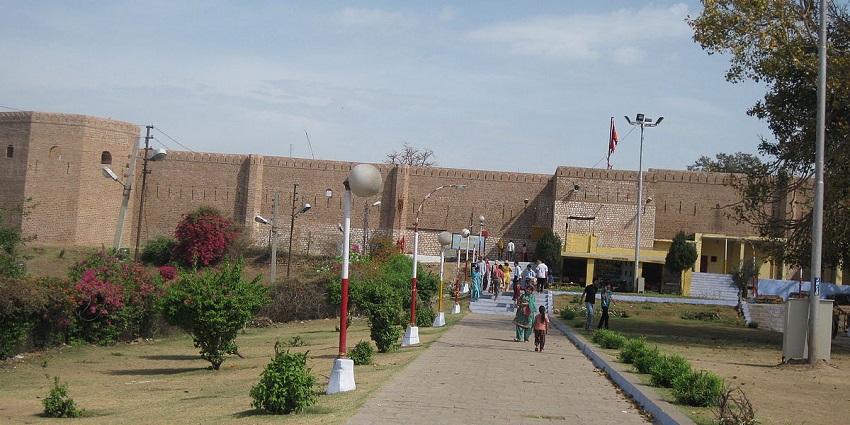 A trip to the Bahu Fort in Jammu and Kashmir is quite a budget-friendly option