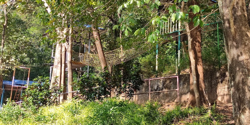 One of the best places to visit in Thenmala, this adventure zone caters to a variety of exciting activities.