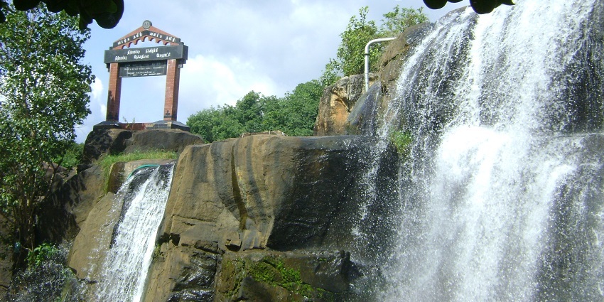One of the best places to visit in Poovar, these waterfalls are a refreshing option for the tourists.