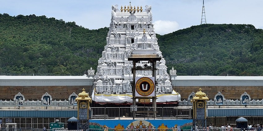 This temple is famous for the vibrant and spiritual festivals which provide major highlights.