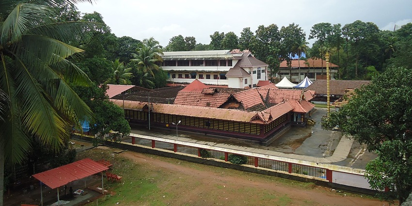 Kerala’s Thiruvarppu Temple is dedicated to both Lord Krishna and Goddess Bhadrakali.