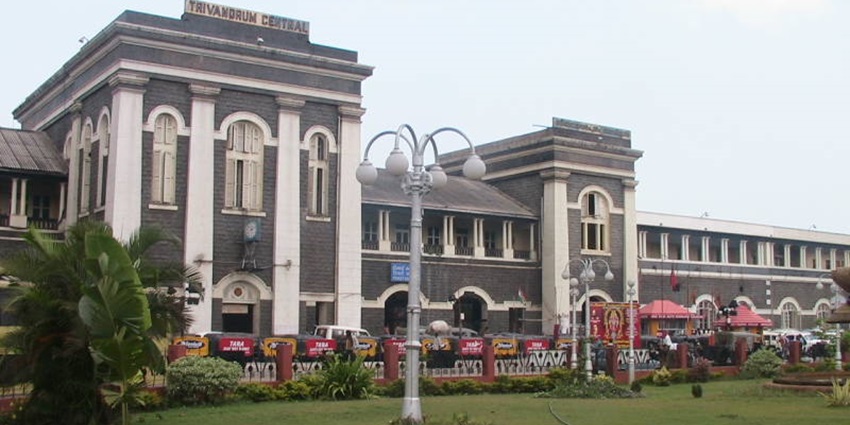 Thittamangalam Sri Mahavishnu Temple is known for its picturesque views and architecture.