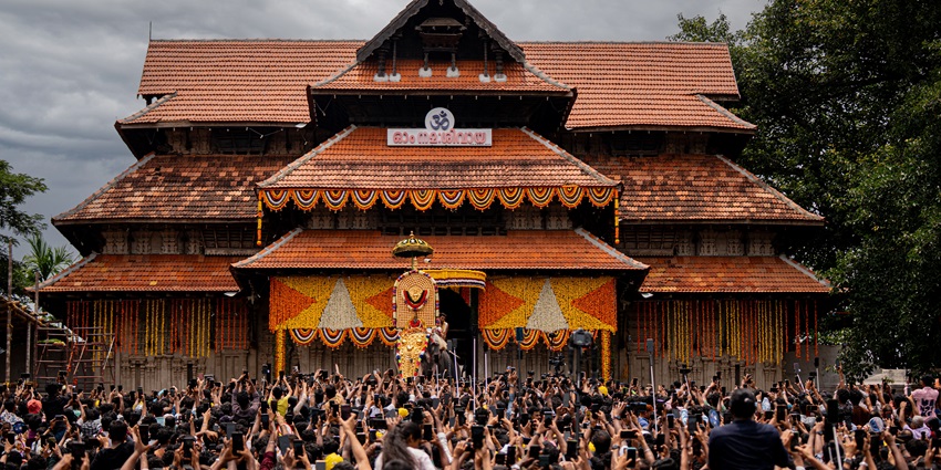 A glimpse of Thrissur Pooram is one of Kerala’s grandest and most vibrant temple festivals.