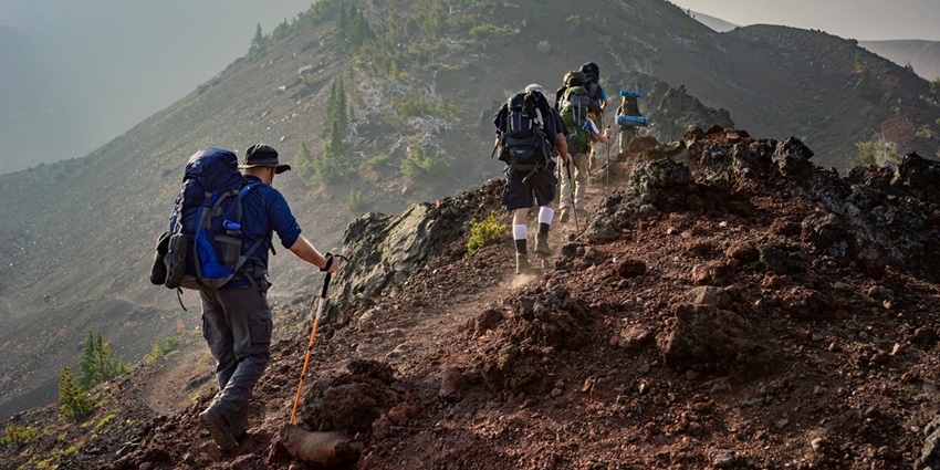 These falls can render scenic trekking experiences for adventure enthusiasts.