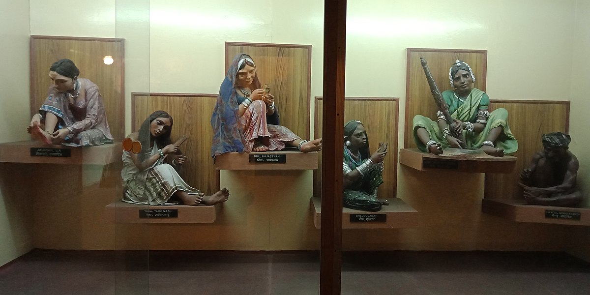 Witness the overview of Gujarat's tribal mosaic and the interesting art of living.