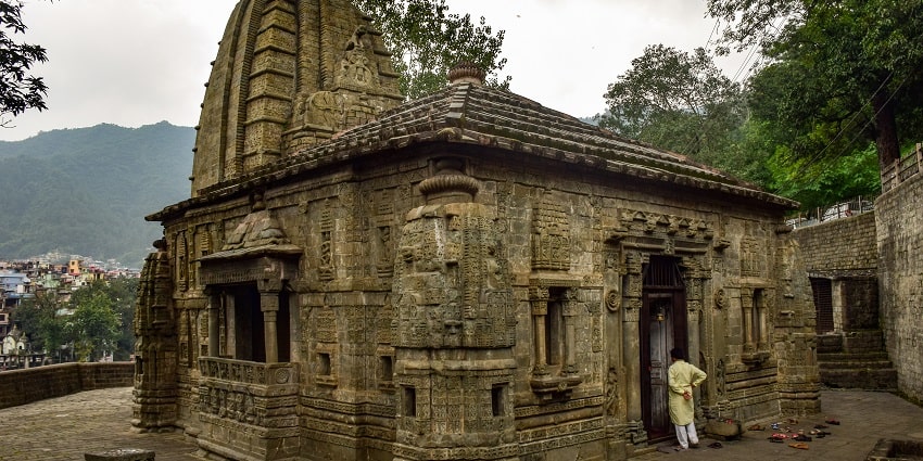 Trilokinath Temple is a must-visit place to explore near Mandi for people seeking solace.