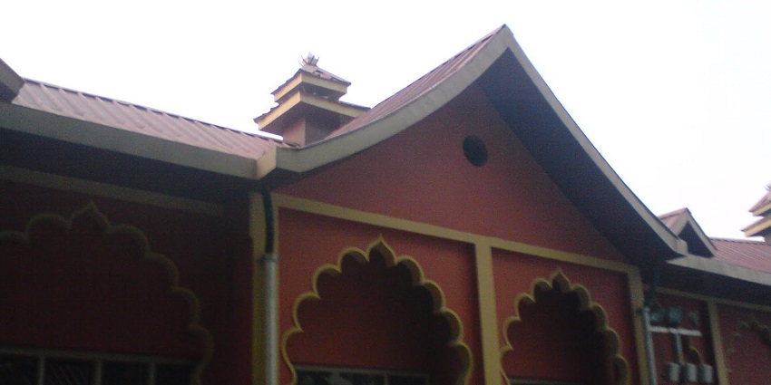 Seeking solace at the Trilokpur Temple is one of the best things to do in Nahan.