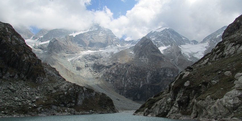 Tulian Lake trek is one of the most popular Pahalgam trekking routes to hop on to.