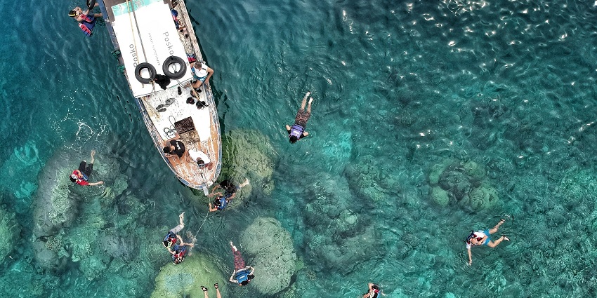 There are three types of snorkelling and you can choose one based on your preference.