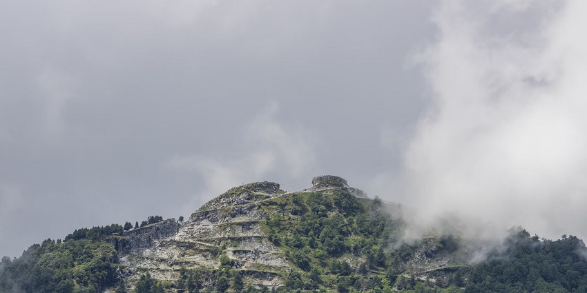 A view of a lush mountain in Uttarakhand where the haunted Lambi Dehar Mines exists