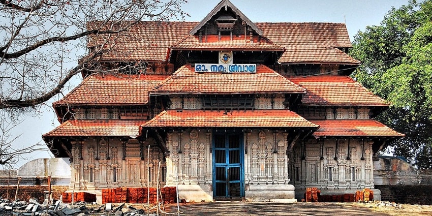 Stunning architecture at Vadakkunnathan Temple, one of the Shiva temples in India.