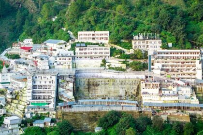 Lush greenery and hills make it one of the top places to visit in Vaishno Devi, Jammu.