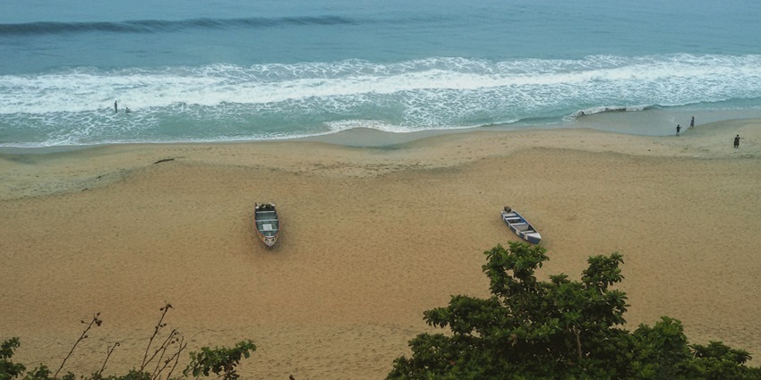 Varkala Beach with its unique cliffs and clear waters - one of the best beaches in Kerala