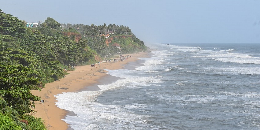 View of the spectacular coastline from the Varkala Cliff is a tranquil experience.