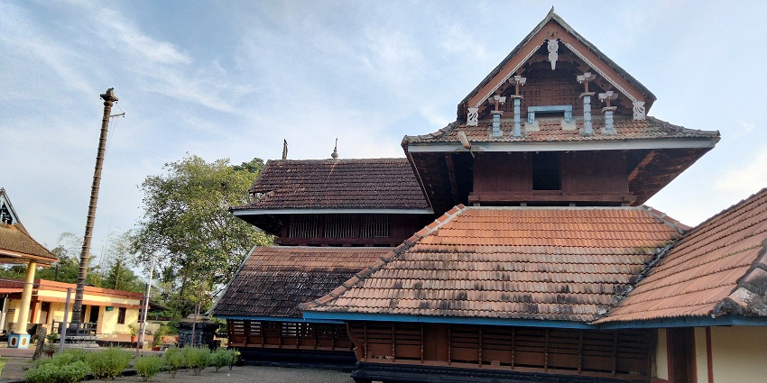Clear view of historic Vazhappally Mahadev Temple - Temples in Kottayam, Kerala