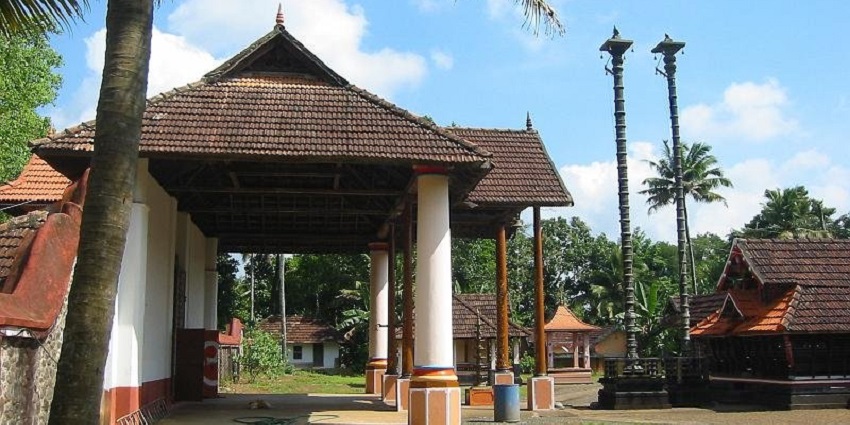 The countryside views and temples of Vennimala make it one of the top tourist destinations