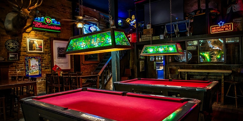 Have a delicious meal and drinks at the Venom Bar on Havelock Island in Andaman