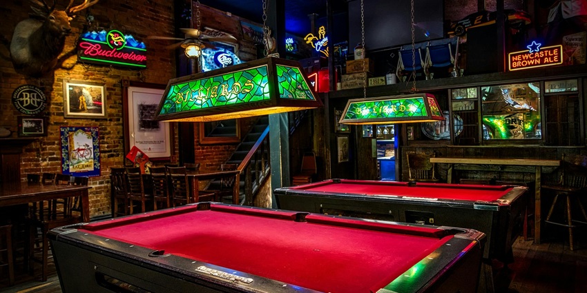 Have a delicious meal and drinks at the Venom Bar on Havelock Island in Andaman