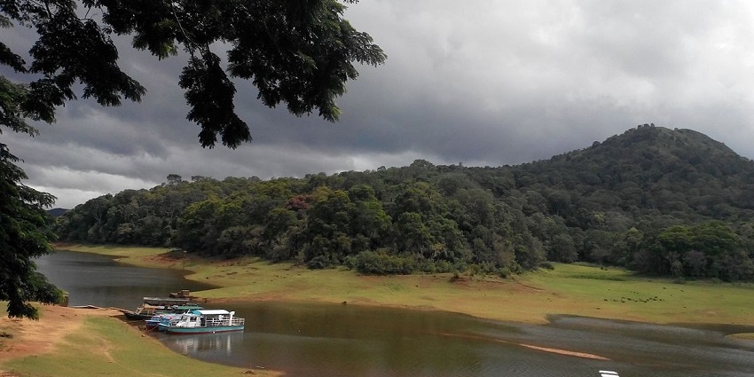 Enjoy the old-world charm with a visit to this rustic village, called Vandanmedu.