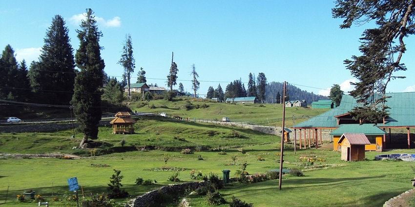 Srinagar is a must-visit city for anyone who is planning for a holiday to Kashmir.