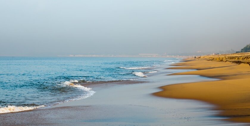 Get to explore India’s best beaches for an enchanting experience amidst scenic beauty.