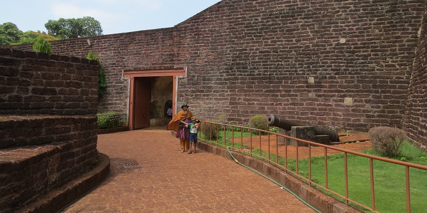 Dive into the historical significance of the St. Angelo Fort of Kannur in Kerala, India.