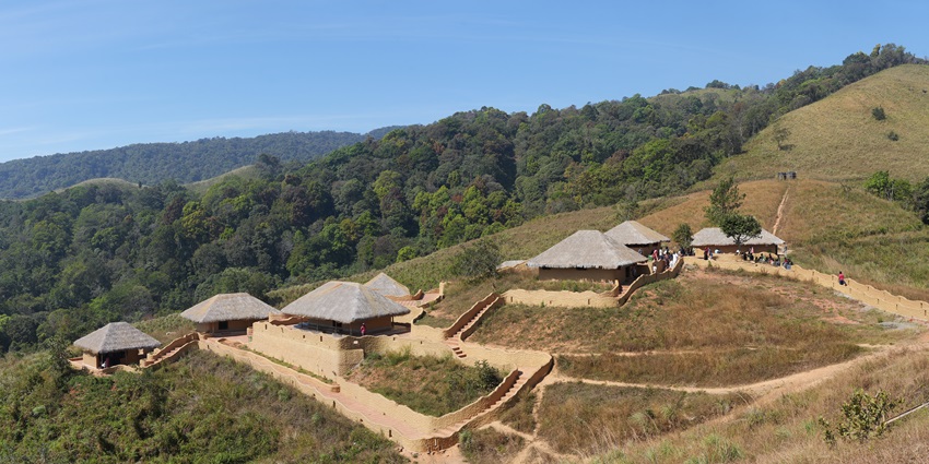 One can go on village tours near Singalila National Park for an authentic experience.
