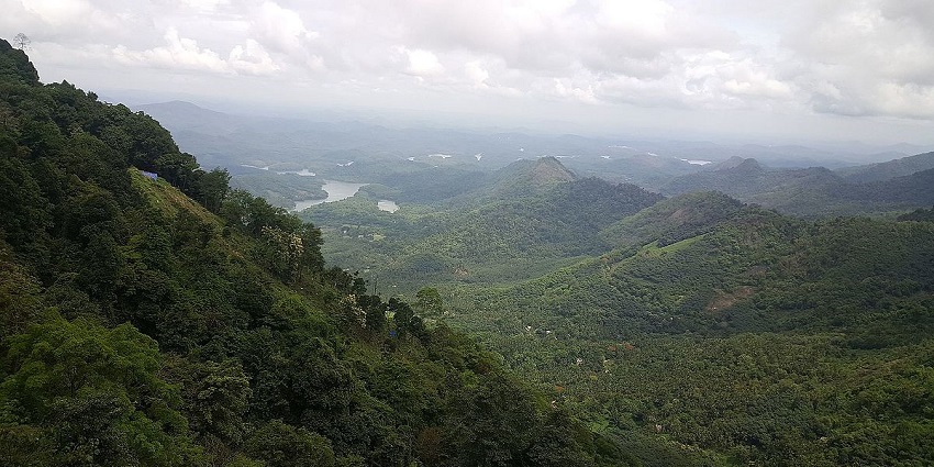 Being a less explored spot, this valley serves undisturbed and fresh aura for relaxation.