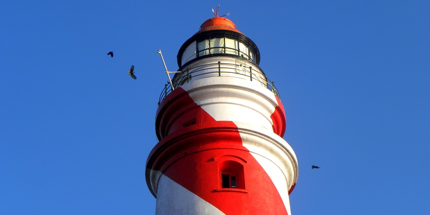 Thangassery Lighthouse offering panoramic views, one of the things to do near ashtamudi lake.