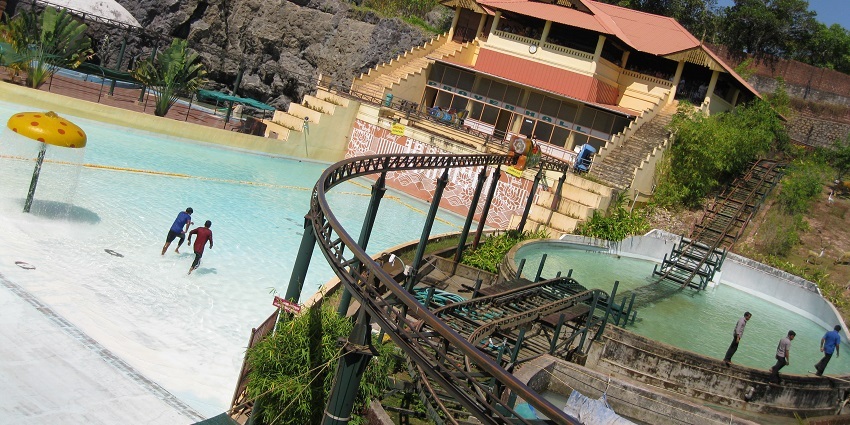 A water slide in Vismaya water theme park