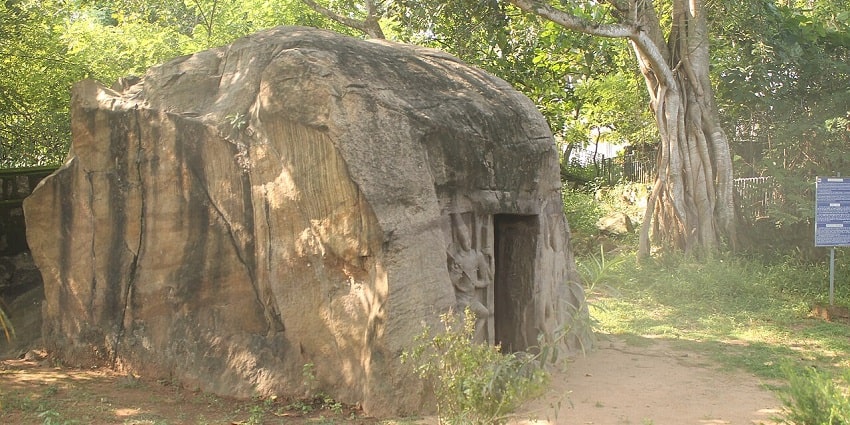 Visit the serene Vizhinjam Rock-cut cave temple, one of the places to visit in Kovalam.