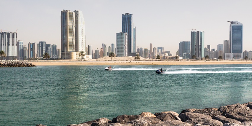 Wakeboarding is one of the best water sports in Dubai for every daredevil to try.