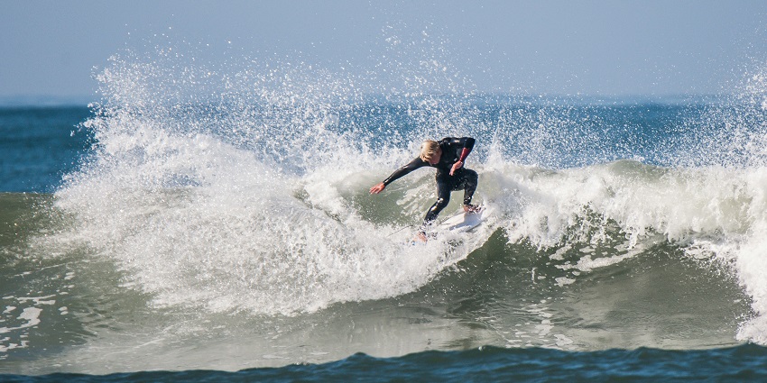 Enjoying thrilling water sports is one of the best things to do in Palm Jumeirah, Dubai.
