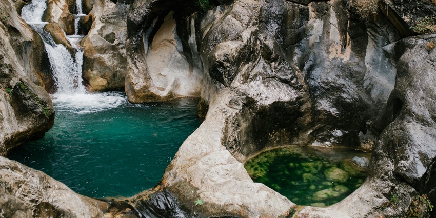 Trekking through this stream is among the most exciting things to do in Havelock Island.